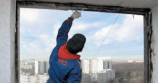 Демонтаж остекления балкона в Выксе - цена от 578 руб. - Сварной-Вкс